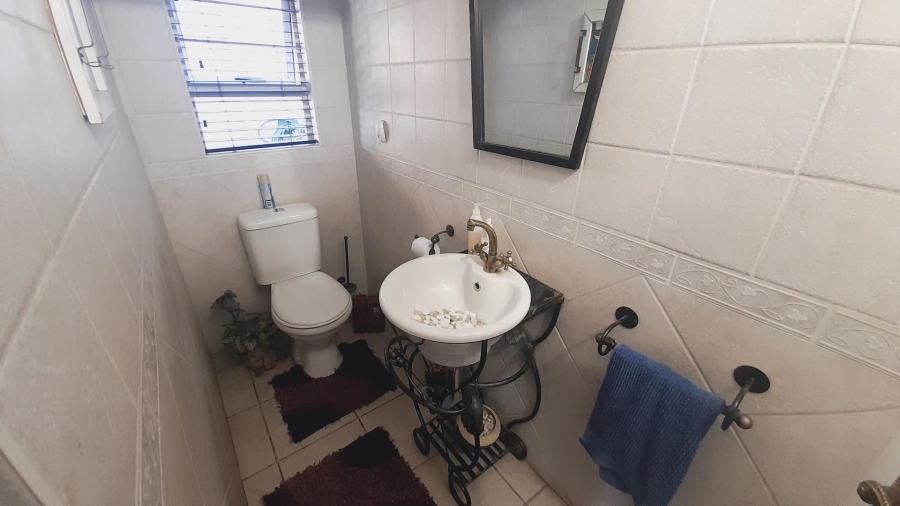 4 Bedroom Property for Sale in Melodie North West